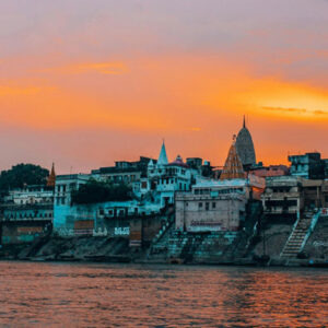 Spiritual Travel in Varanasi – 5 Powerful Experiences That Will Touch Your Soul | वाराणसी की अविस्मरणीय यात्रा