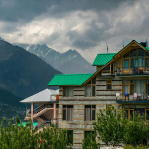 Top 5 Luxury Hotels in Manali – Best Stays for Honeymoon & Family